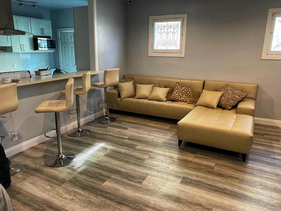 Living room, Seating area, Dining area, minibar
