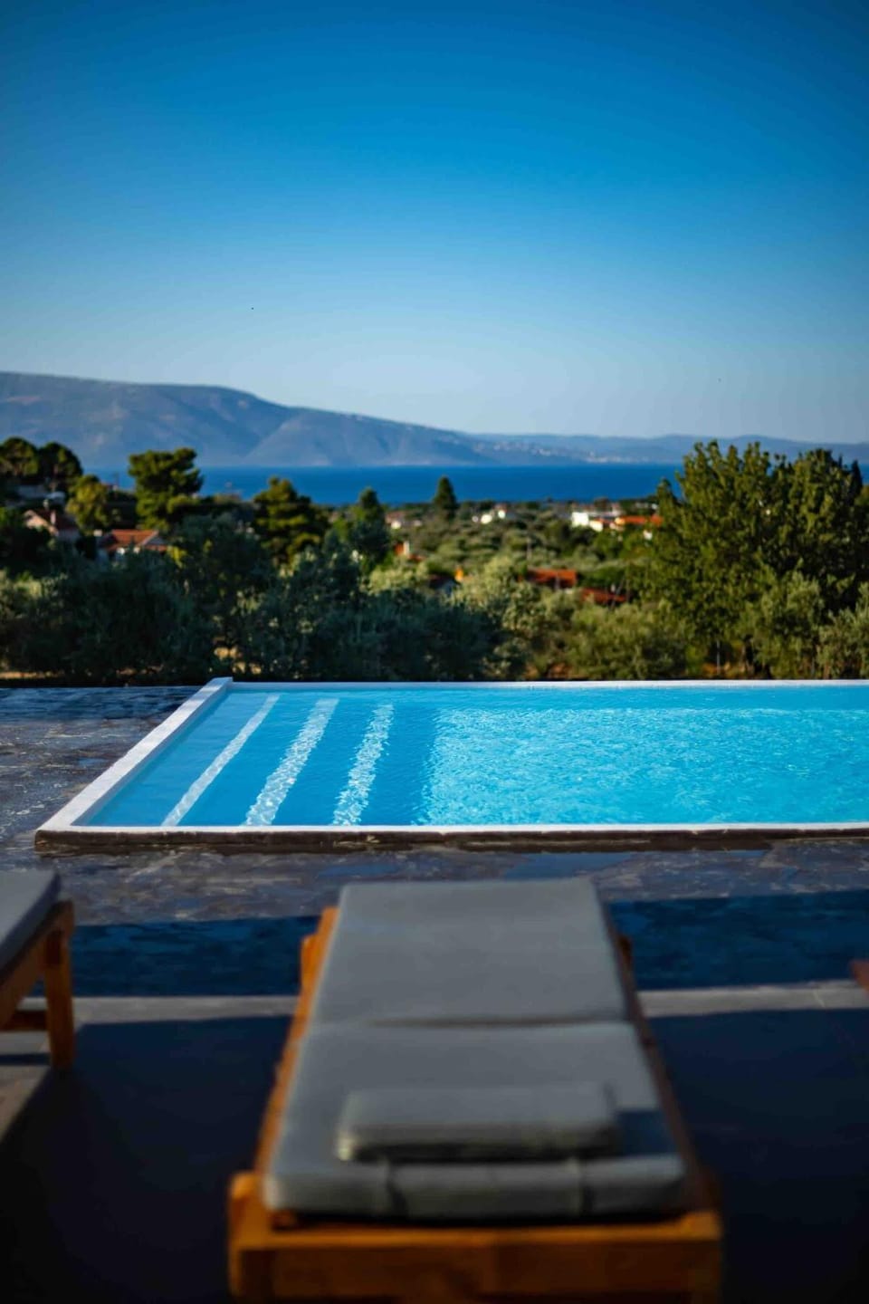 Day, Natural landscape, Sea view, Swimming pool, sunbed