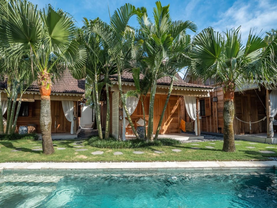 Garden, Swimming pool