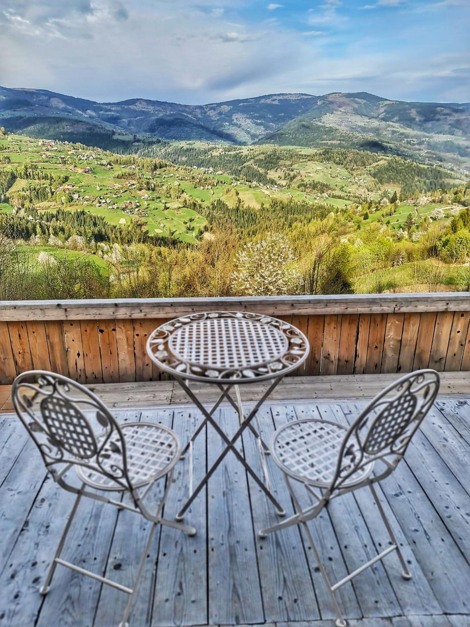 Balcony/Terrace, Mountain view