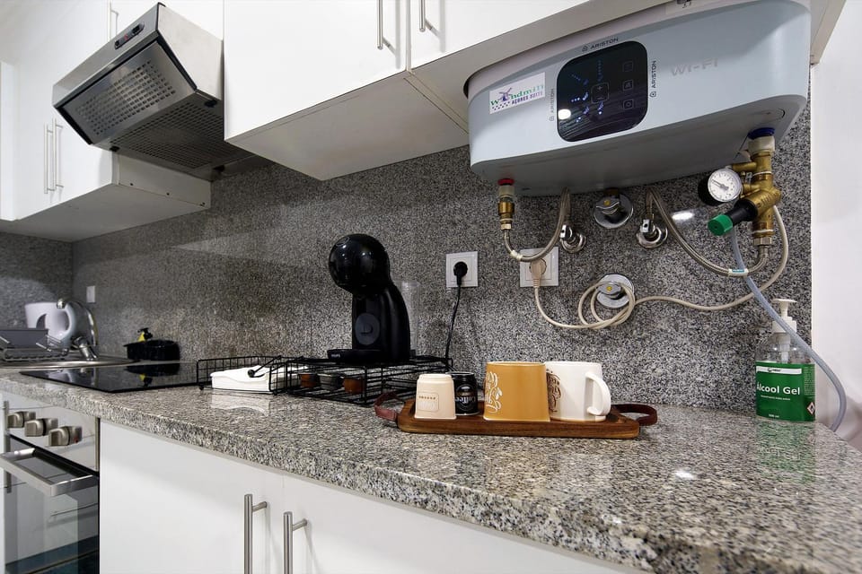 Kitchen or kitchenette, Living room