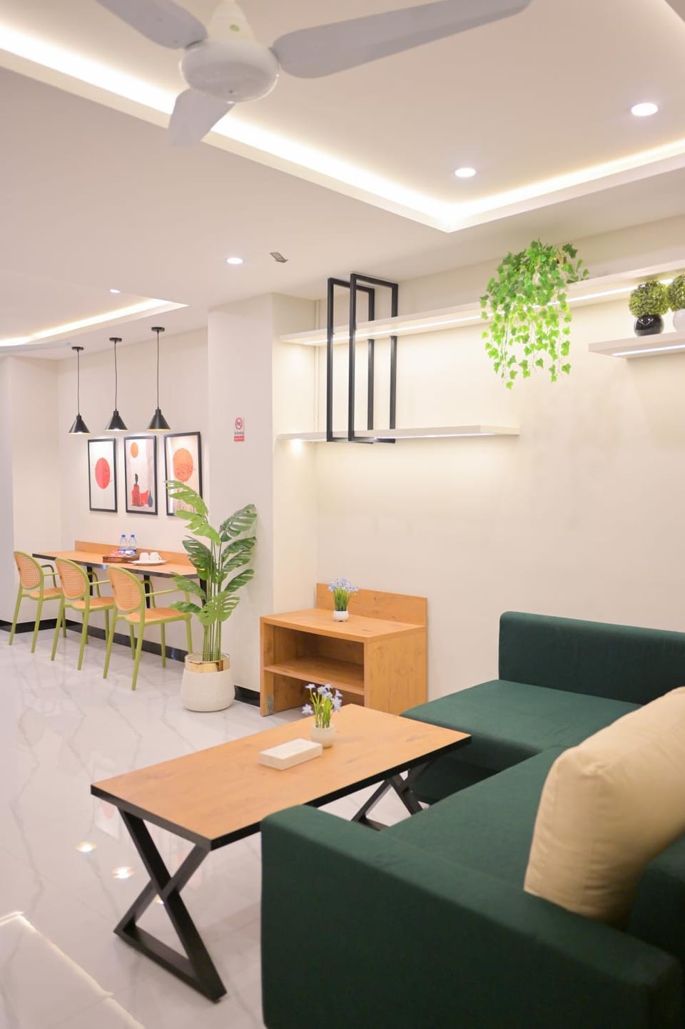 Communal lounge/ TV room