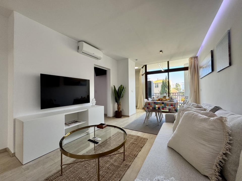 Communal lounge/ TV room, Living room