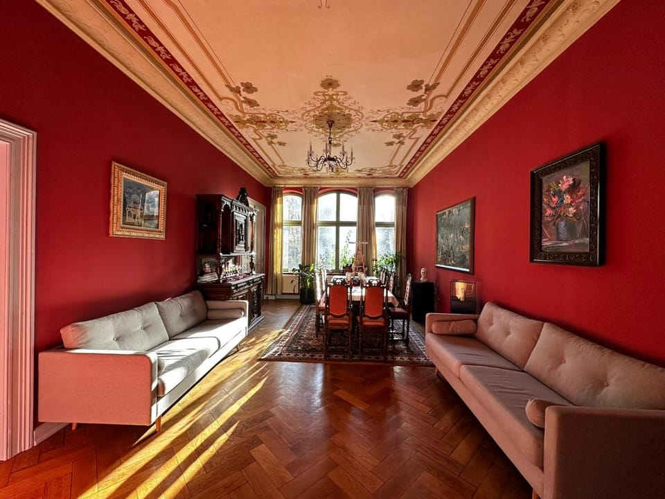 Living room, Seating area