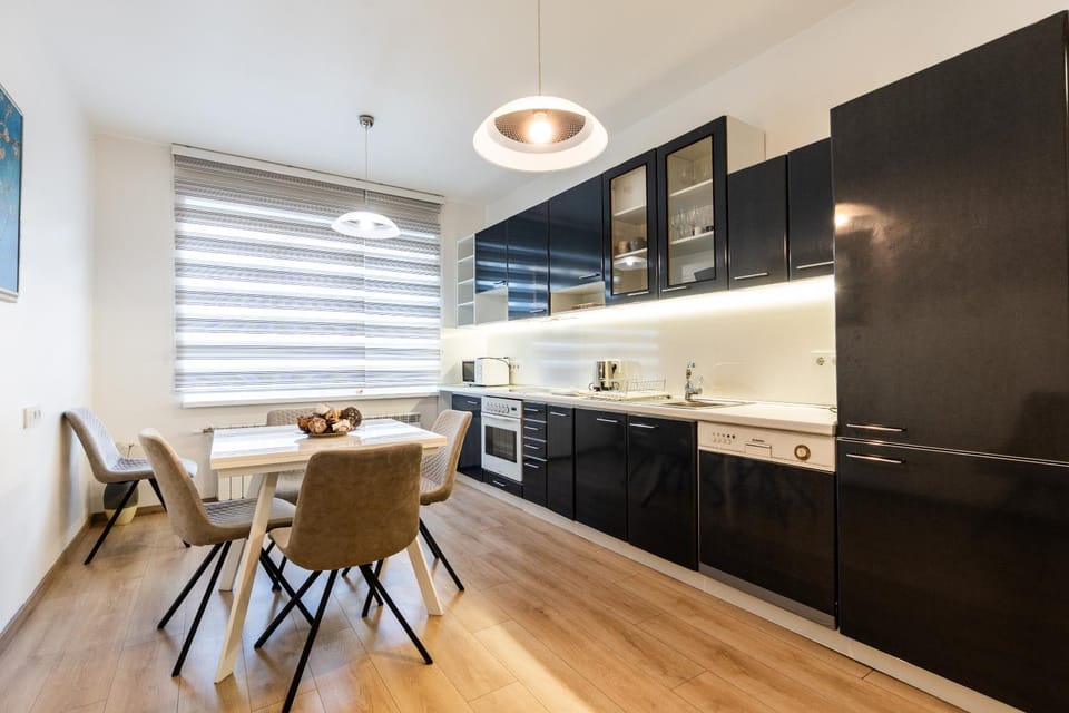 Kitchen or kitchenette, kitchen, kitchen