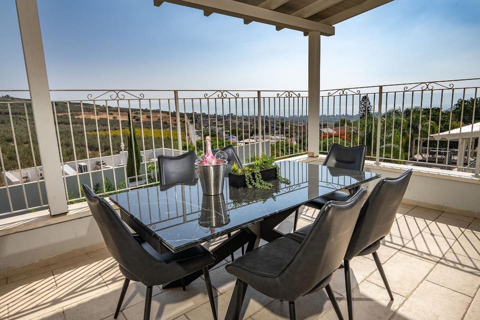 Patio, View (from property/room), Balcony/Terrace