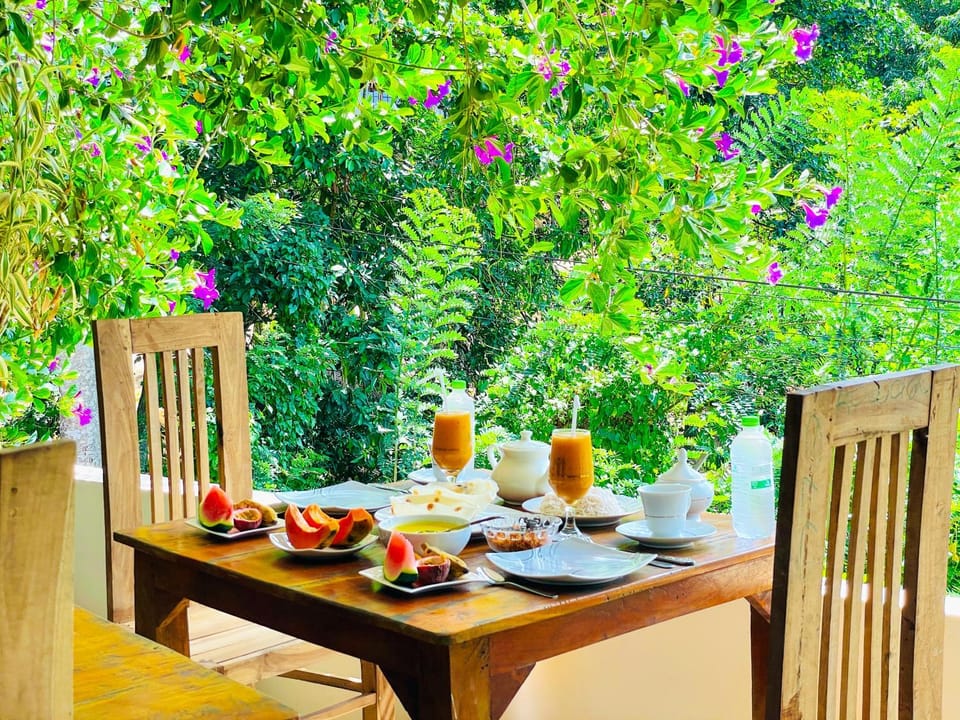 Restaurant/places to eat, Breakfast, Breakfast