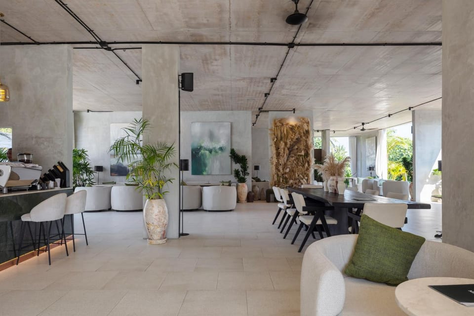 Restaurant/places to eat, Lobby or reception