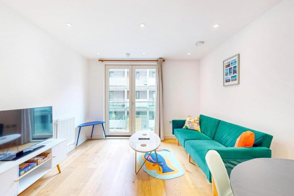 Stylish 2BR Flat Walking Distance to Shoreditch Apartment in London Borough of Islington