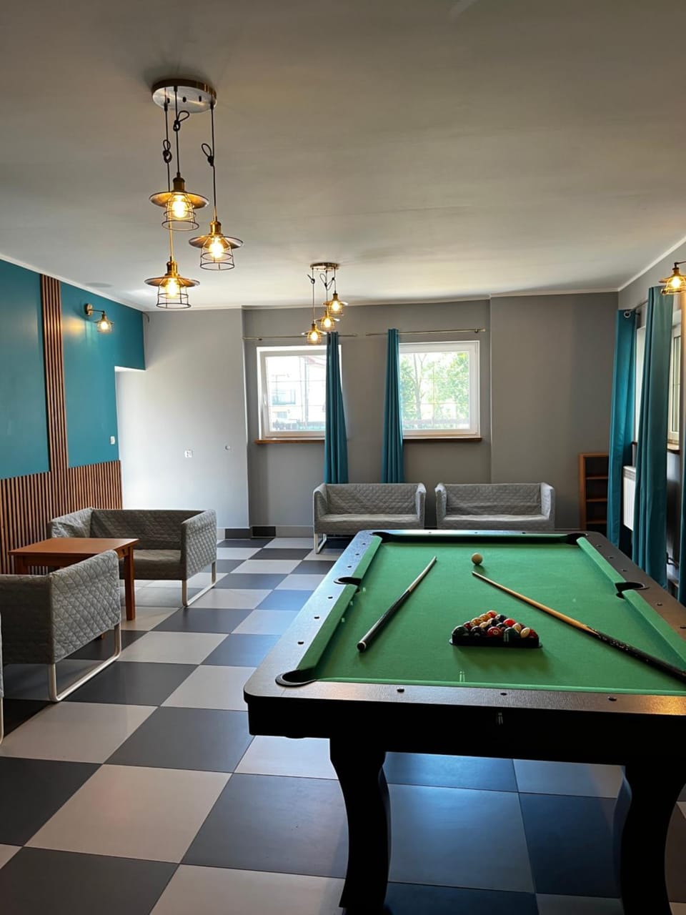 Billiard, Game Room