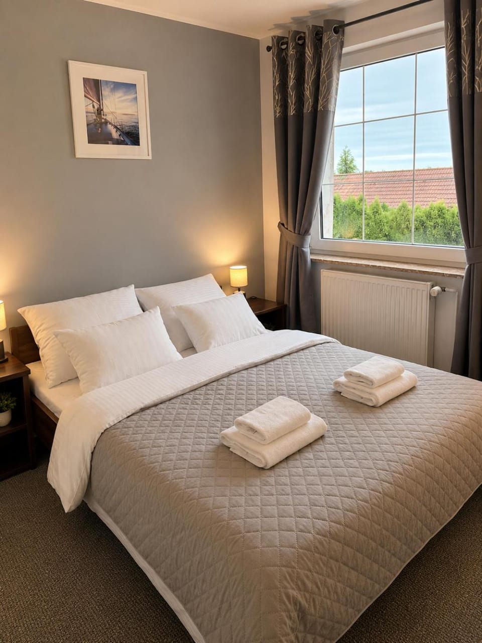 Bed, Photo of the whole room, Bedroom, towels
