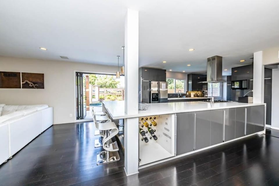Luxury 3BR with Cabana Oasis Pool & Style House in Costa Mesa