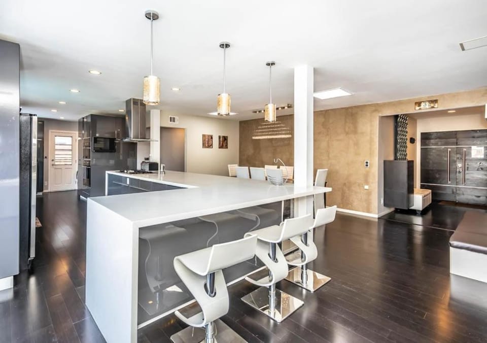 Luxury 3BR with Cabana Oasis Pool & Style House in Costa Mesa
