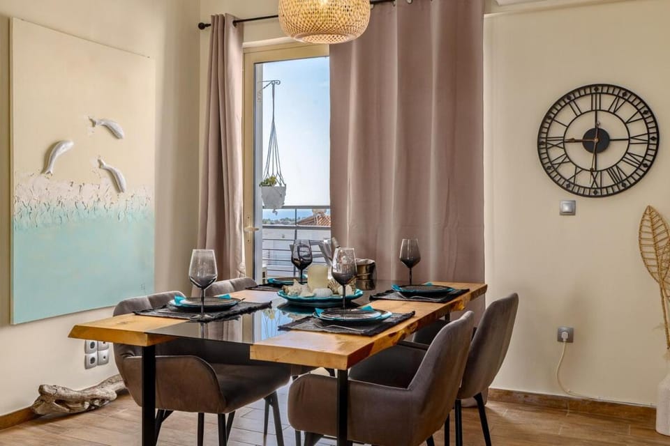 Gorgeous penthouse in Vari with panoramic views! Apartment in East Attica Regional Unit, Greece