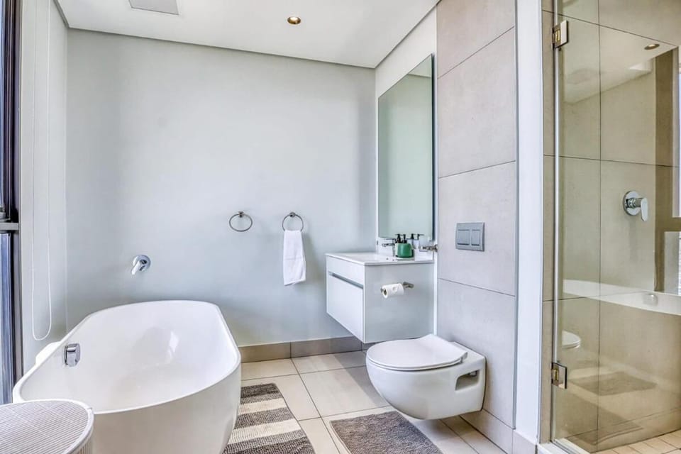 Luxurious living Waterfall Apartment in Sandton