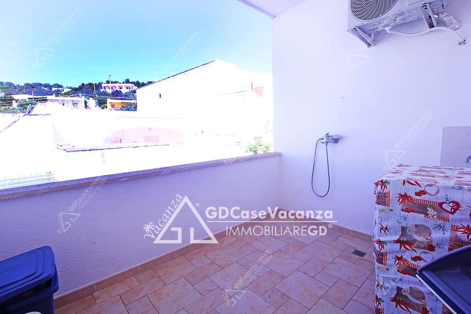 Shower, Balcony/Terrace, washing machine