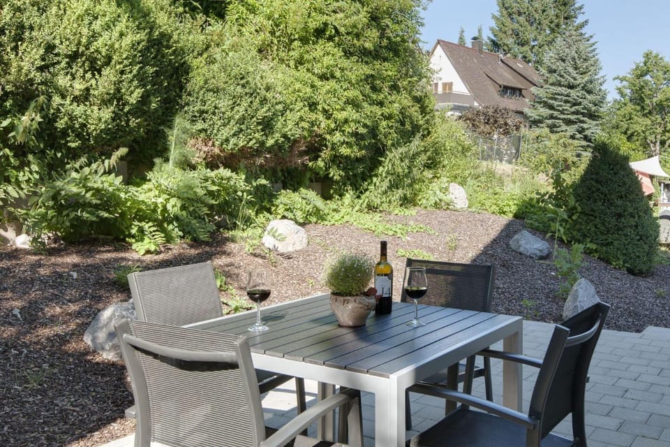 Ferienhaus La Perla - Ferienwohnung Seeperle mit Seesicht, offenem Wohnraum Apartment in Konstanz