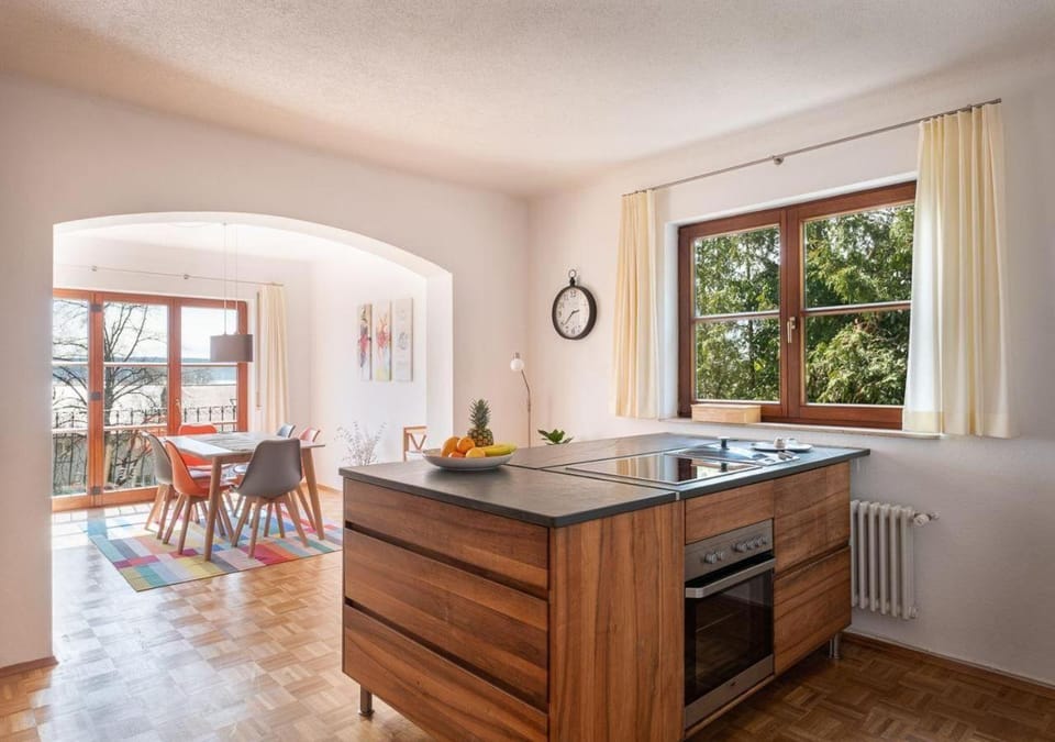 Ferienhaus La Perla - Ferienwohnung Seeperle mit Seesicht, offenem Wohnraum Apartment in Konstanz