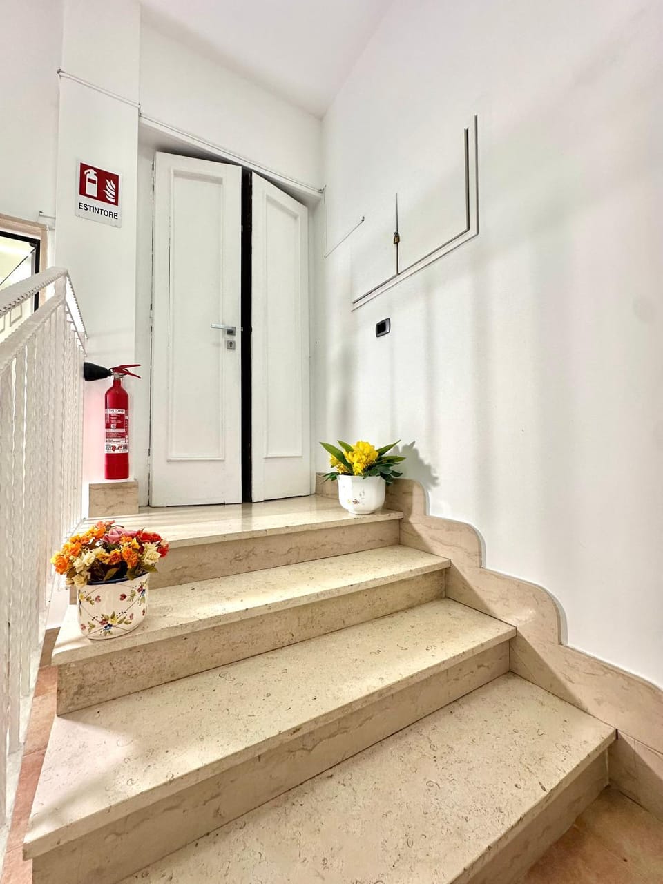 Napoli Binario 1 Tribunali Apartment in Naples