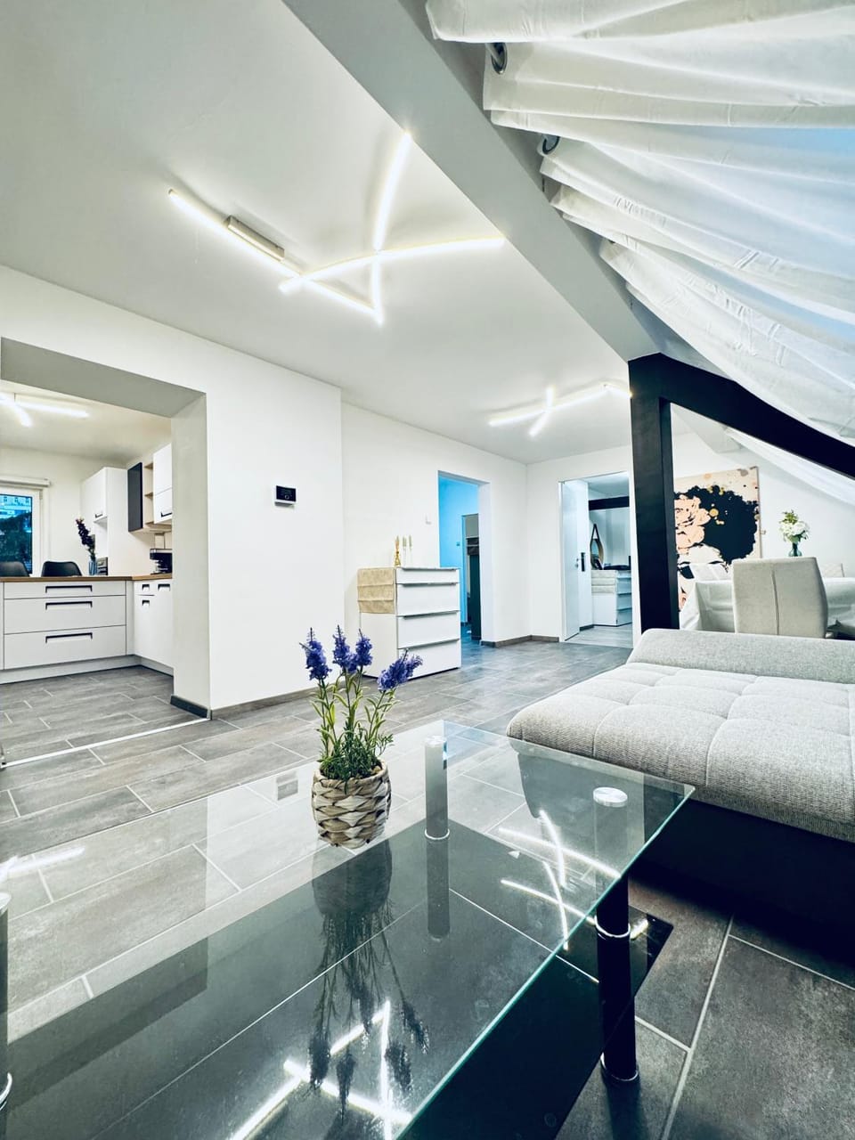 Kitchen or kitchenette, Seating area