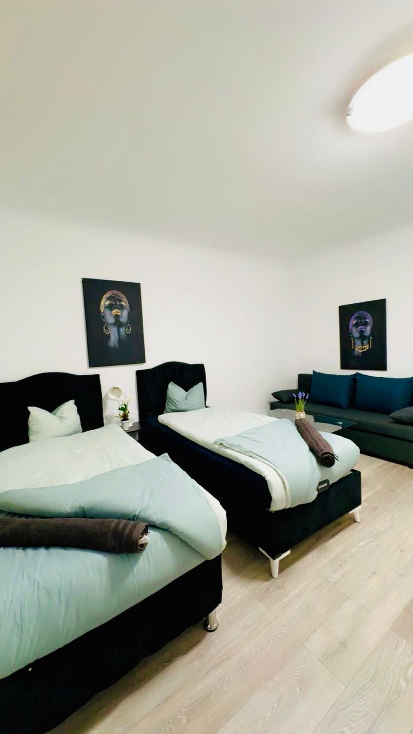 Bed, Seating area, Bedroom