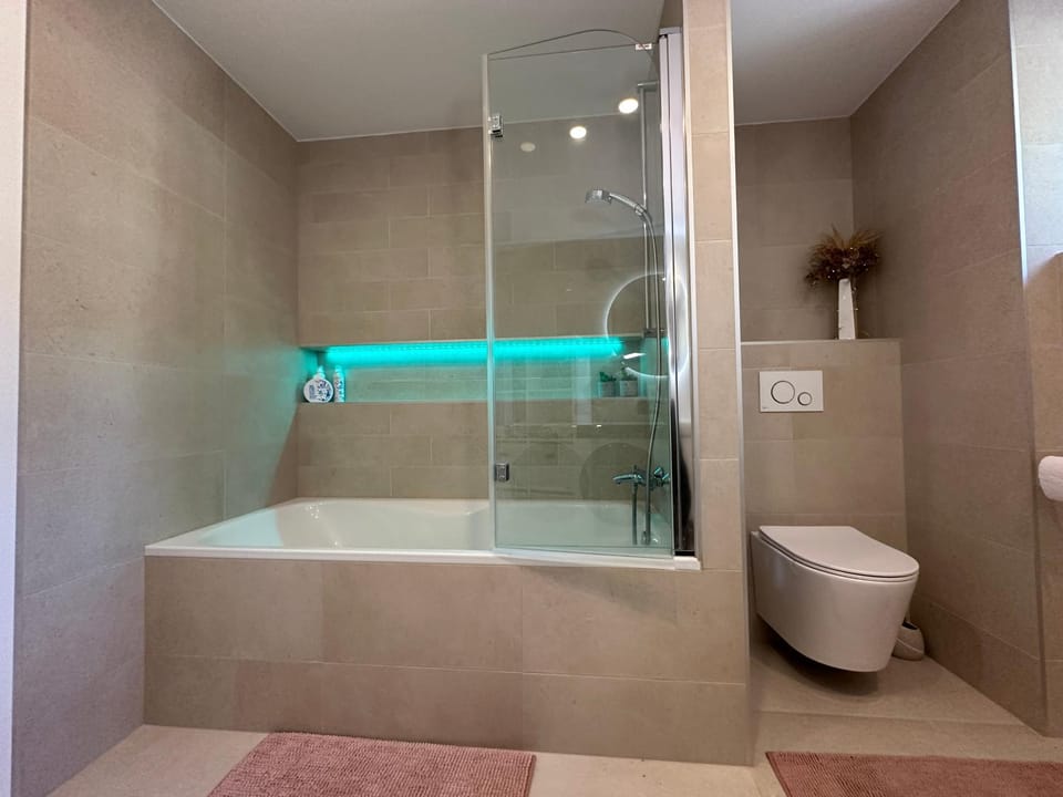 Shower, Bathroom, Bath, towels