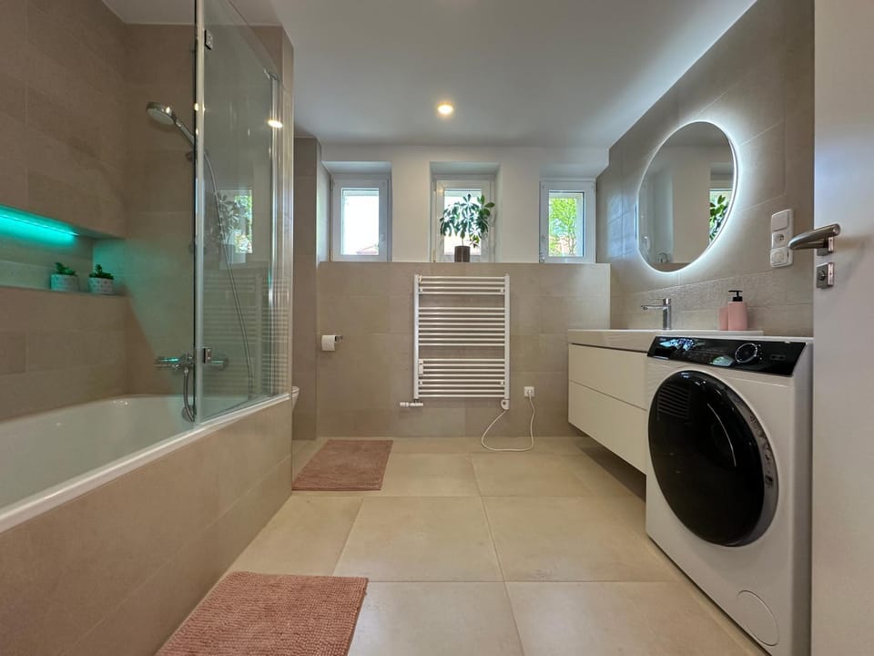 Shower, Bathroom, Bath, towels, washing machine, dryer