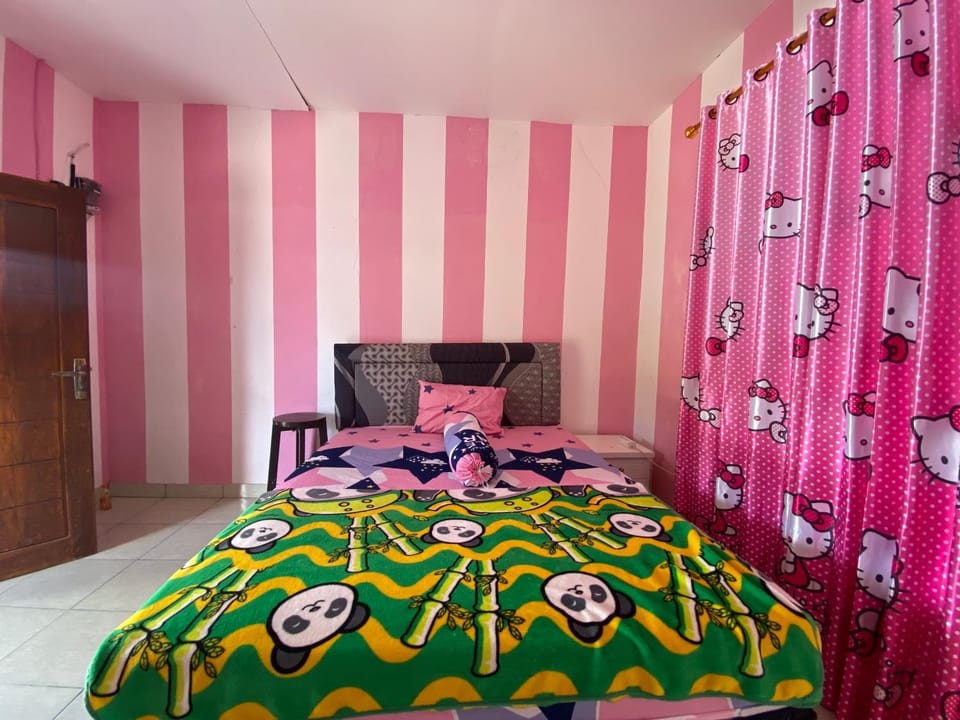 Mawi beach homestay Vacation rental in West Praya
