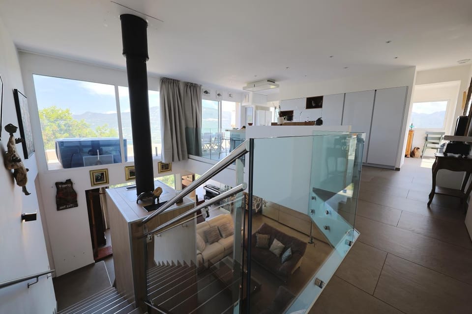 TV and multimedia, Kitchen or kitchenette, Living room, Seating area, Dining area, oven