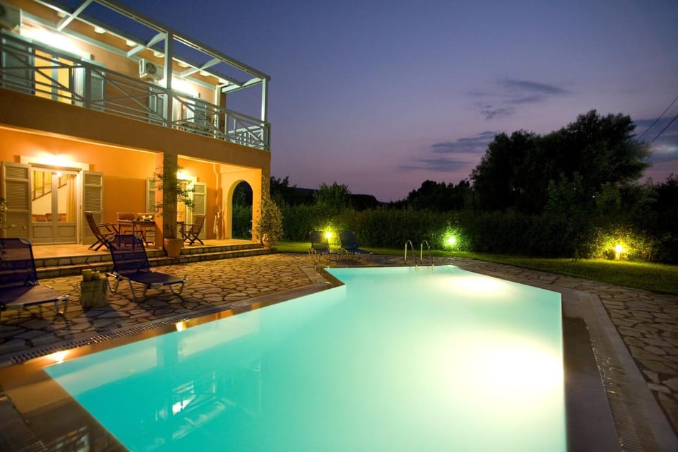 Swimming pool, Swimming pool