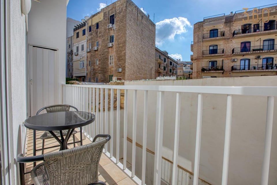 Property building, Patio, Day, View (from property/room), Balcony/Terrace, Dining area