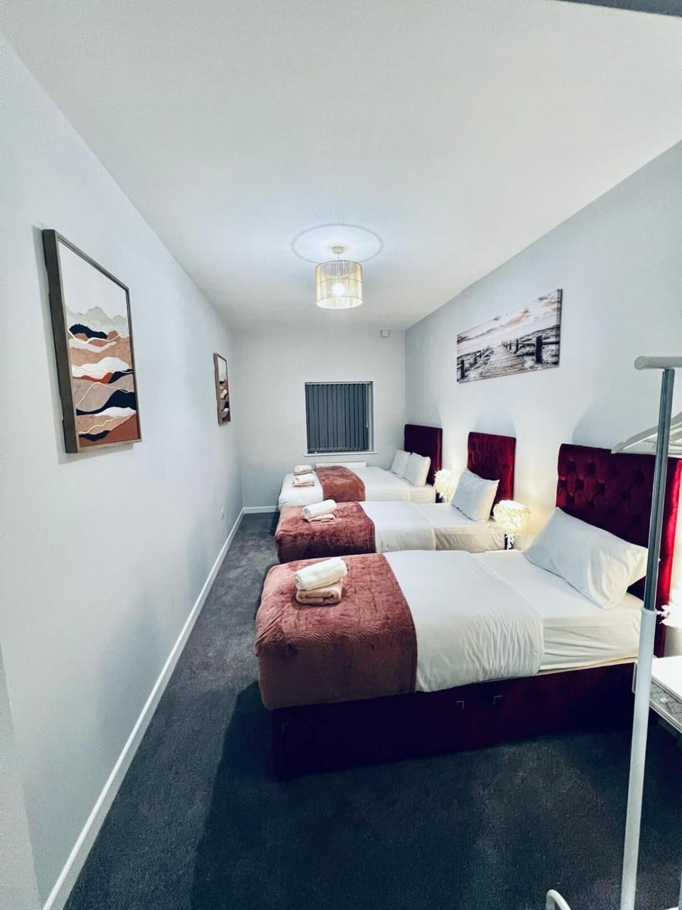 Bed, Photo of the whole room, Bedroom, towels