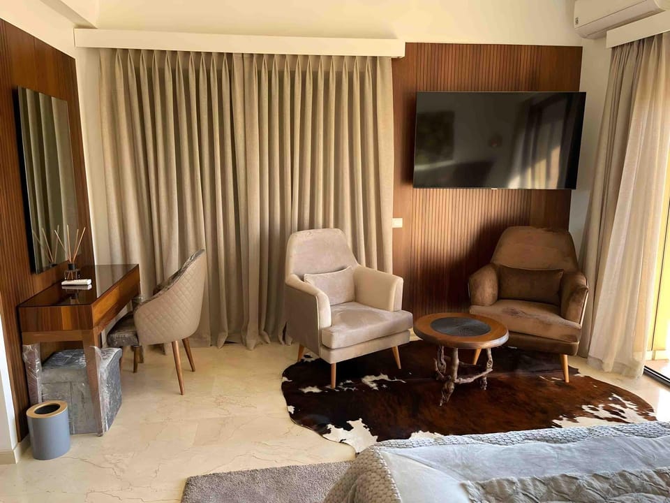 TV and multimedia, Photo of the whole room