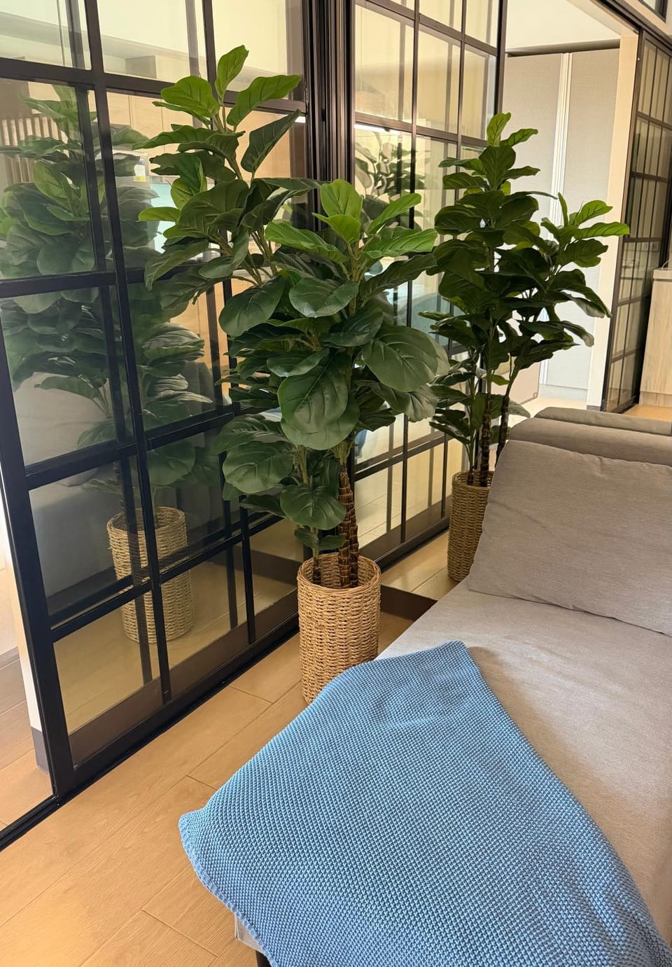 Sunset View in Venice Grand Canal Mall Suite, Pet Friendly, Walking distance to Venice Mall, 5 mins away to BGC Apartment hotel in Makati