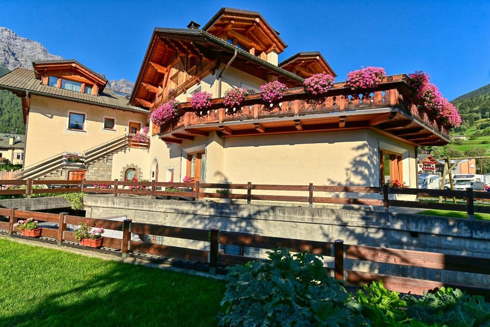 Property building, Garden