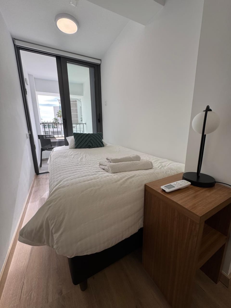 Luxury Maisonette-Loft 200 m to sea with high quality working desk Apartment in Paphos
