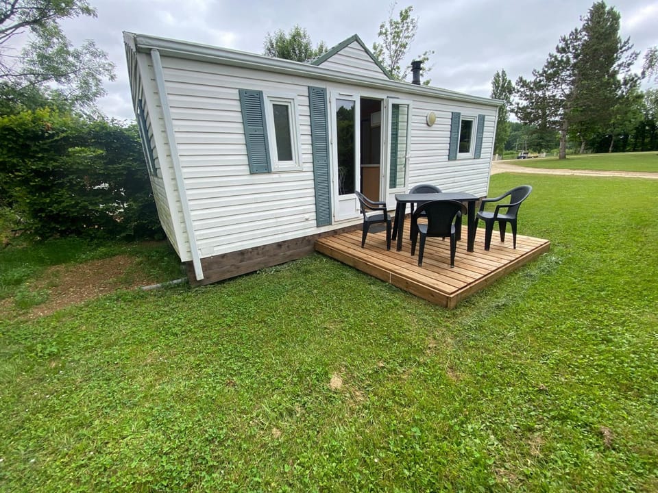 Camping du Fouilloux Campground/ 
RV Resort in Pays de la Loire