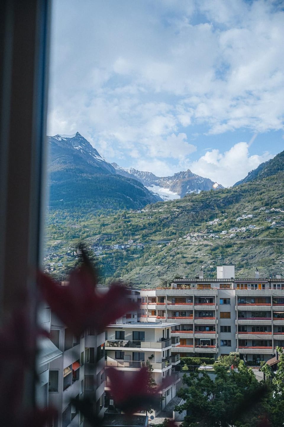 Property building, Nearby landmark, Day, Natural landscape, Mountain view