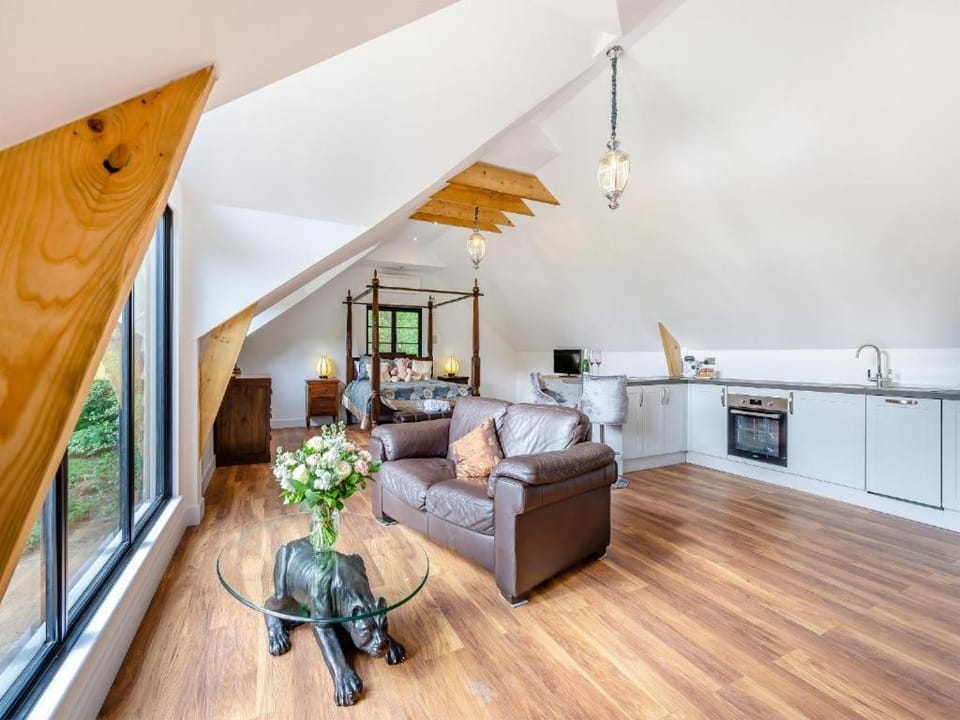 Kitchen or kitchenette, Living room, Seating area