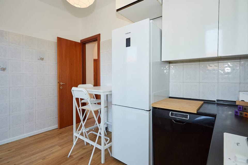 Kitchen or kitchenette, Dining area, oven, stove