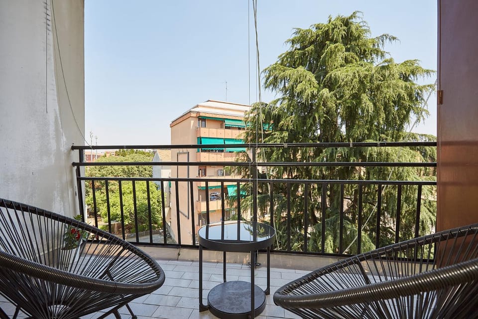 Day, View (from property/room), Balcony/Terrace, Living room