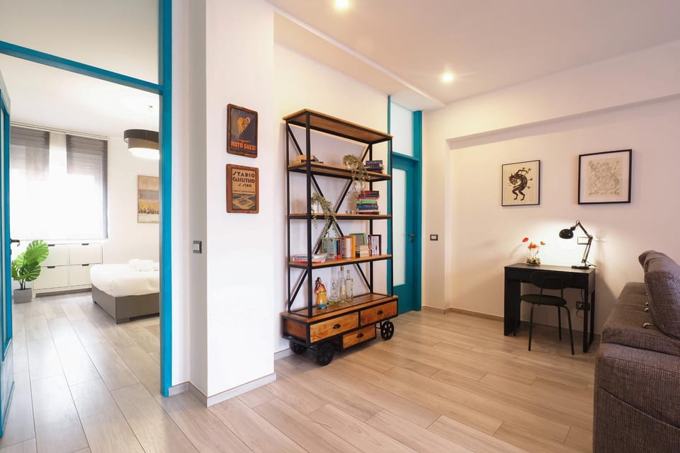 Living room, Seating area, Bedroom, internet