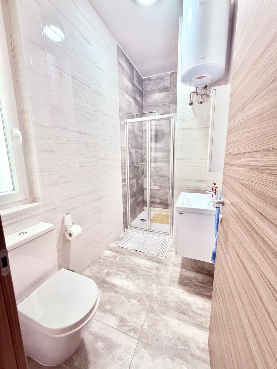 Shower, Toilet, Bathroom