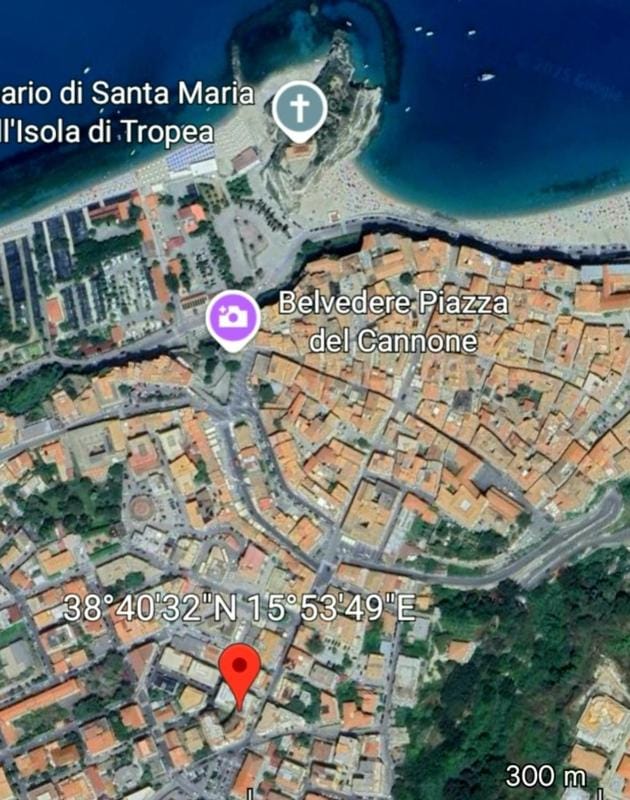 A Due Passi Dal Centro Apartment in Tropea