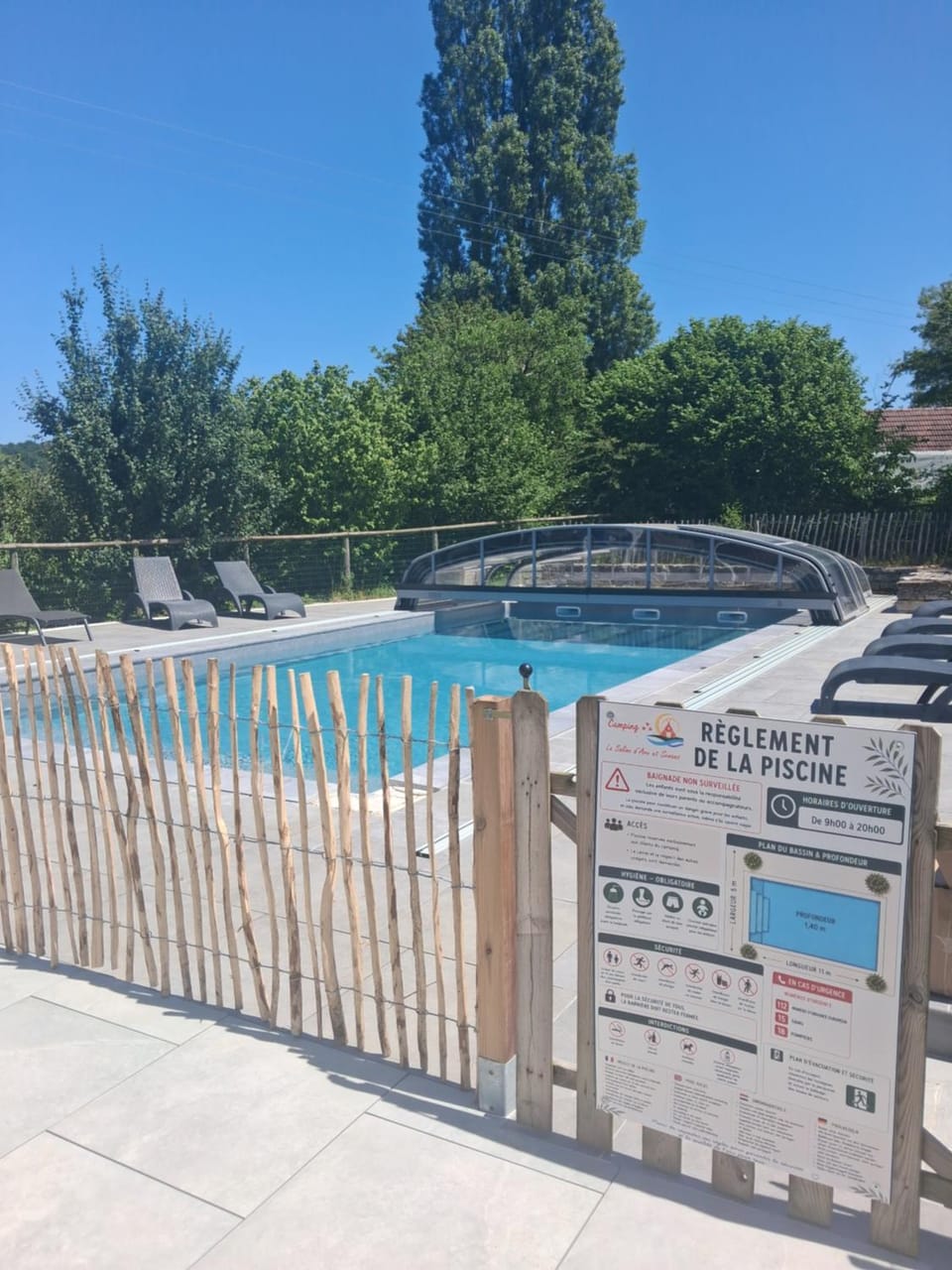 Swimming pool