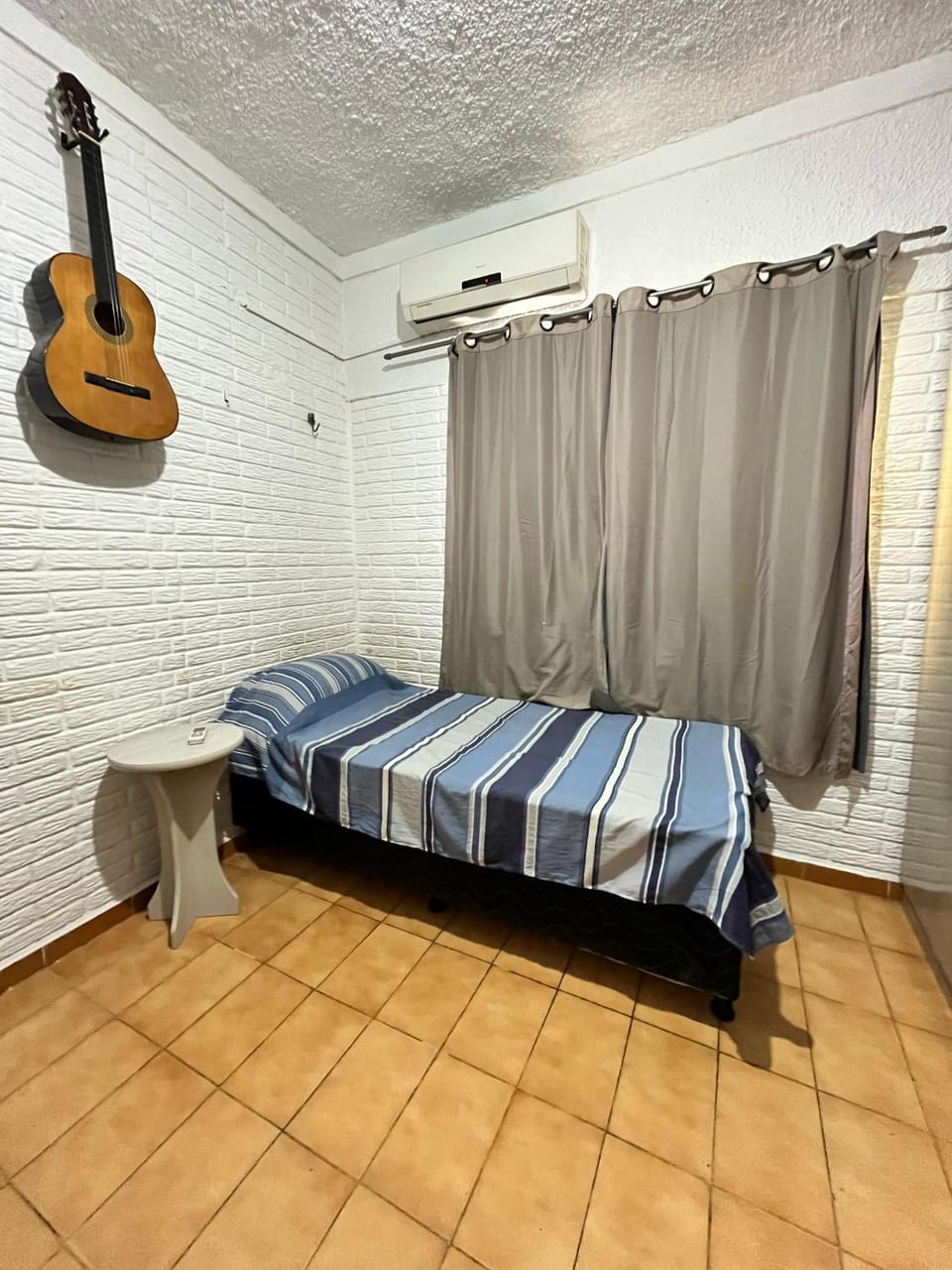 Bed, Bedroom, air conditioner