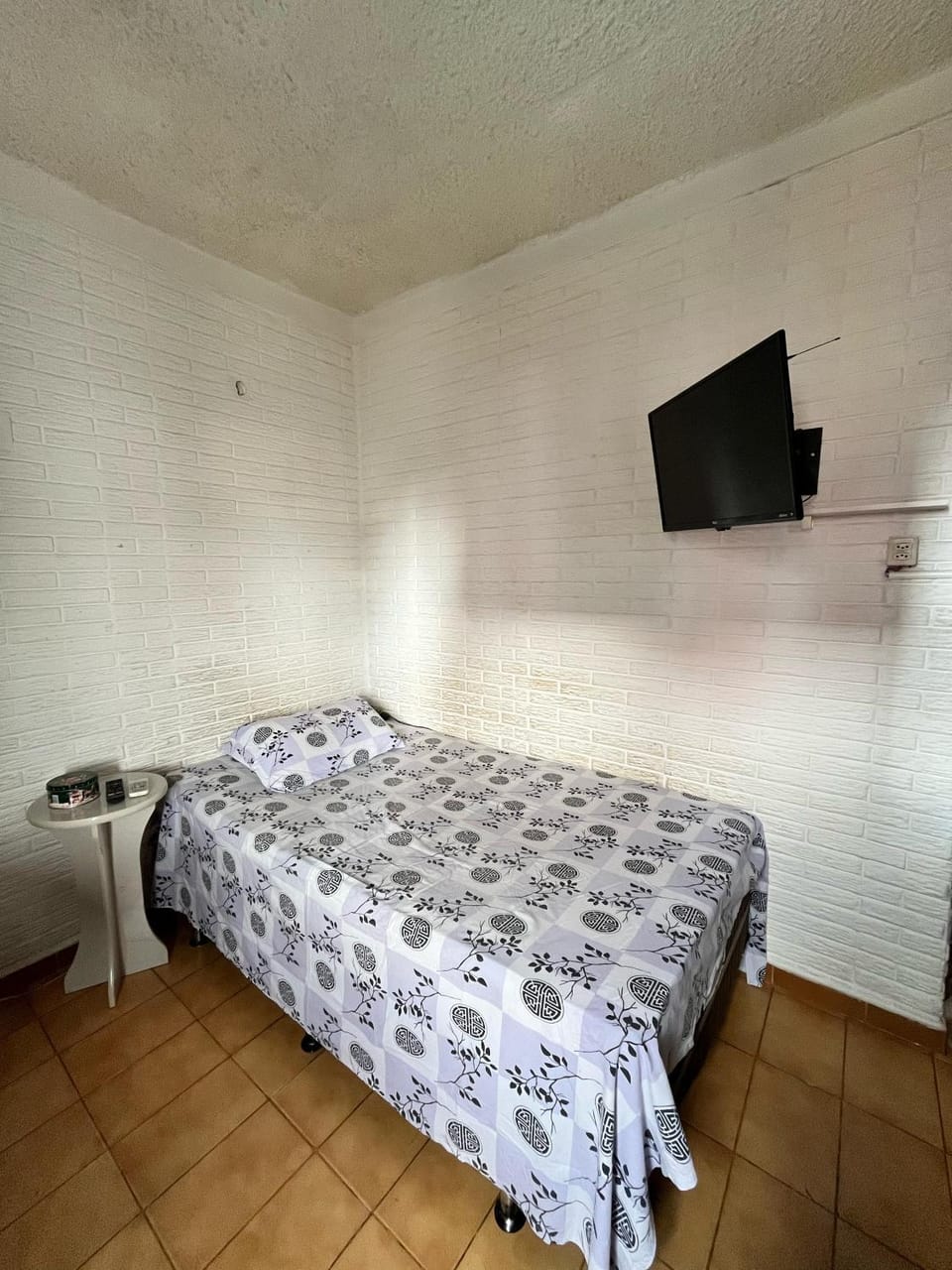 Bed, TV and multimedia, Bedroom, air conditioner