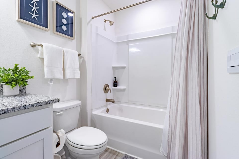 Toilet, Bathroom, Bath, towels