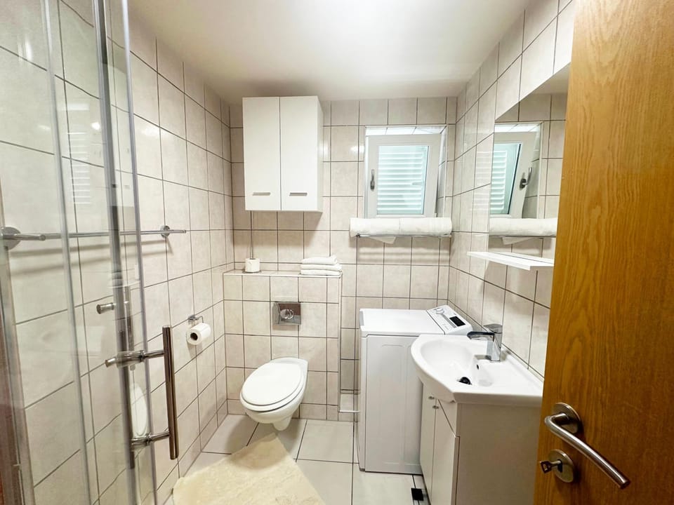 Shower, Toilet, Bathroom