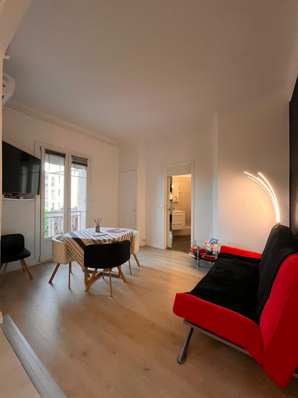 Appartement Cosy avec clim et Wi-Fi à 5 min de la gare TGV Apartment in Toulon